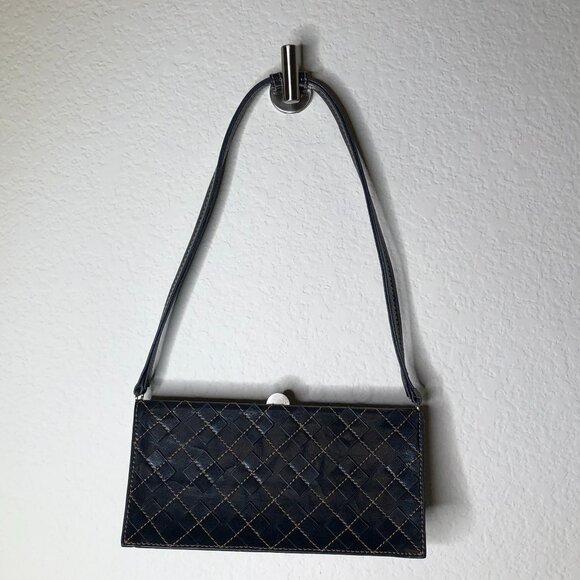 Lovely, Vintage "Sondra Roberts New York" Leather Purse - Picture 5 of 13